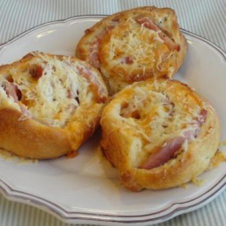 Three Cheese Breakfast Wheels