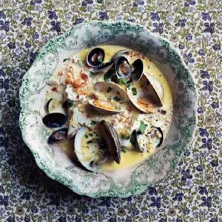 Seafood Chowder With Crispy Bread Crumbs
