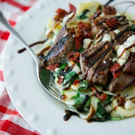 Alfredo Gorgonzola Steak  - Olive Garden