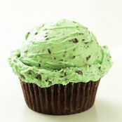 Chocolate Cupcakes with Fluffy Mint Chocolate Chip Buttercream Frosting