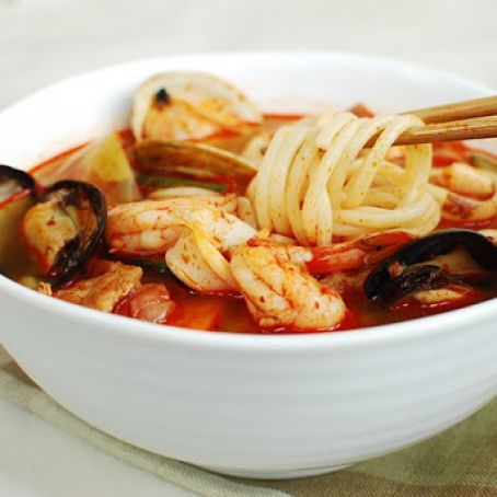 Jjambbong (Korean-Chinese Spicy Noodle Soup)