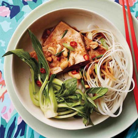 Tofu with Baby Bok Choy and Rice Noodles