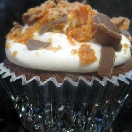 Butterfinger Cupcakes