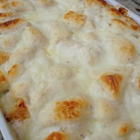 Chicken Alfredo Bubble Up Casserole