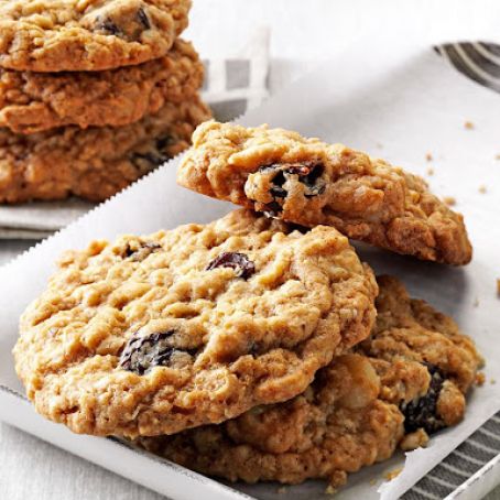 Chewy Cherry Oatmeal Cookies