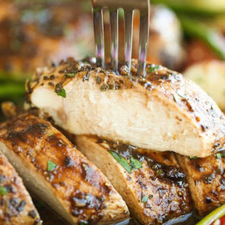 HONEY BALSAMIC CHICKEN BREASTS AND VEGGIES