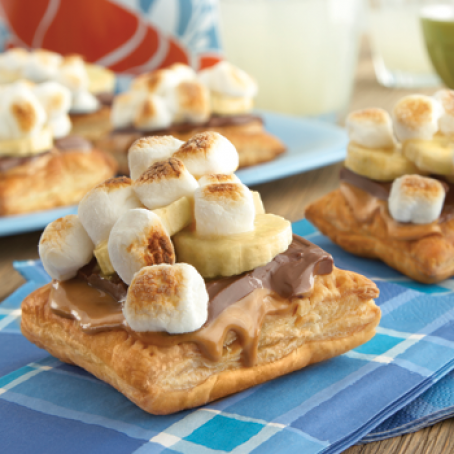 Chocolate, Peanut Butter & Banana S'more Puffs