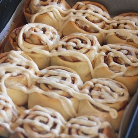 Apple Pie Cinnamon Rolls - The Hopeless Housewife®