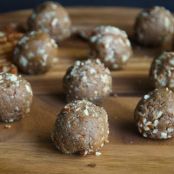 bites - Gingerbread Protein Balls