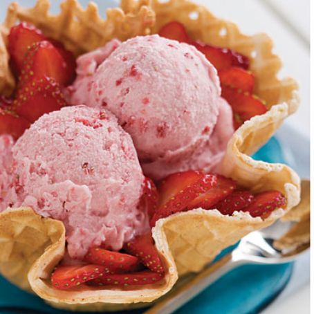 Vanilla Ice Cream With Fruit Blend