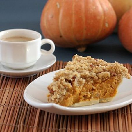 Pumpkin Pie With Pecan Streusel