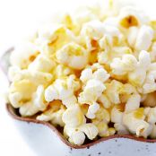 The BEST Butter-Free Popcorn (Nooch Popcorn)