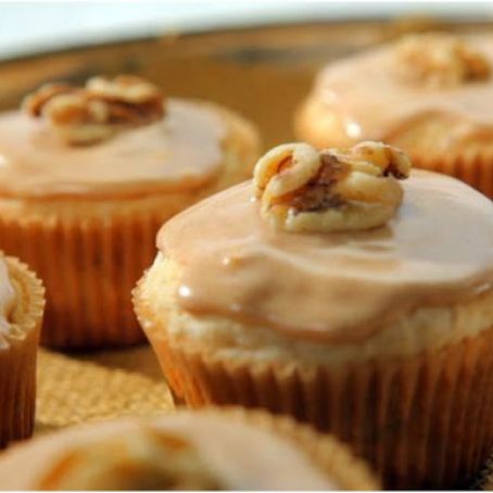 Maple Walnut Cakes