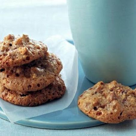 CRUNCHY PECAN COOKIES