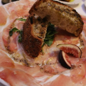 Prosciutto con Fichi e Fettunta