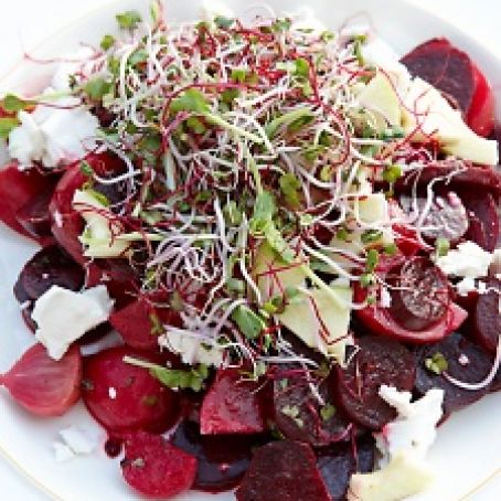 Beet Salad with Goat Cheese, Green Apple & Honey