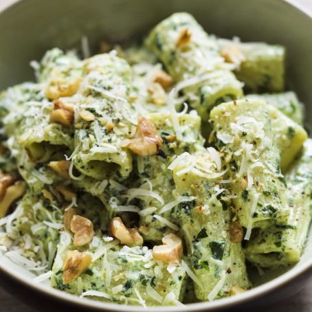 Rigatoni with Ricotta-Sage Pesto