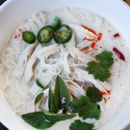 Spicy Vietnamese Chicken Noodle Soup