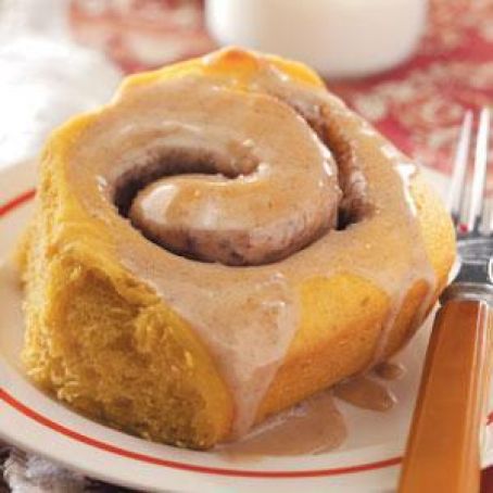 Pretty Pumpkin Cinnamon Buns