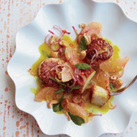 Scallops in Yellow Curry with Spicy Grapefruit Salad