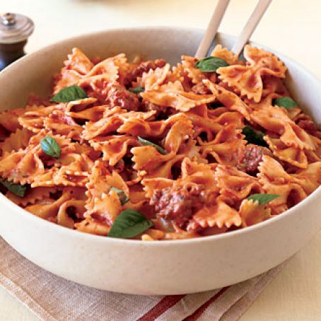 Farfalle with Sausage, Tomatoes and Cream