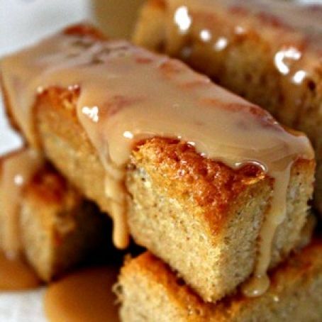Mini Caramel Spiced Cakes