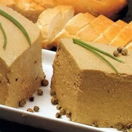 PATE DE HIGADO CON HIERBAS AROMATICAS Y VINAGRE