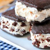 Peanut Butter & Cream Chocolate Sandwiches