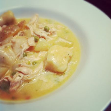 Slow Cooker Chicken & Dumplings