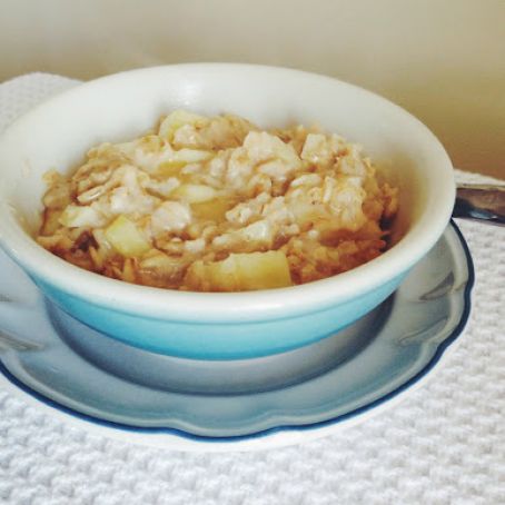 Hot Oatmeal w/ Vanilla & Apples