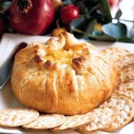 Baked Brie en Croute with Apple Compote