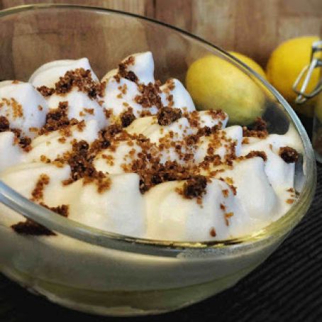 LEMON MERINGUE PIE WITH COCONUT FLOUR CRUST [VEGAN, GLUTEN-FREE]