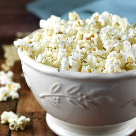 GARLIC BREAD POPCORN