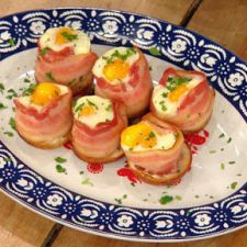 Rachael Ray's Muffin Tin Eggs n Bacon