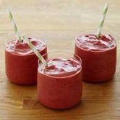 Avocado Berry Breakfast Smoothie Recipe