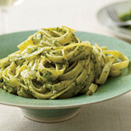 Creamy Parsley and Pistachio Fettucine