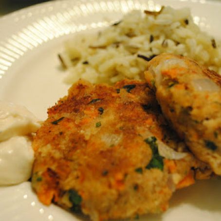 Salmon Cakes with Old Bay Aioli