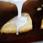 Mini Vanilla Scones with Vanilla Bean Glaze