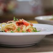 Pasta with Bacon and Tomatoes (Valerie Bertinelli) ***