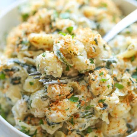 SPINACH AND ARTICHOKE MAC AND CHEESE