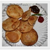 Keema Poori (stuffed Indian Bread)