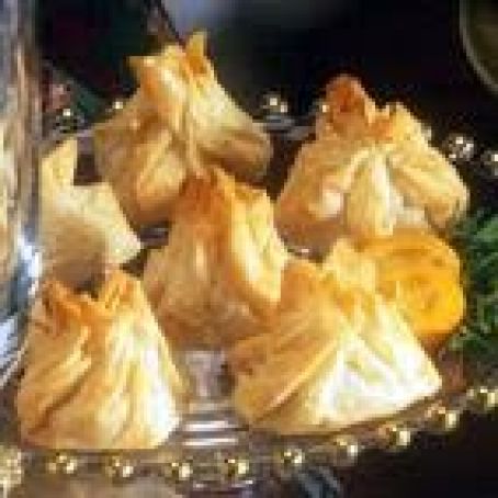 Phyllo Star Clusters with Caramelized Onions