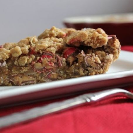 PEANUT BUTTER M&M'S OATMEAL COOKIE PIE