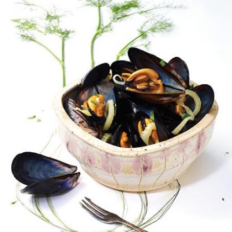 Mussels in Champagne Fennel Broth