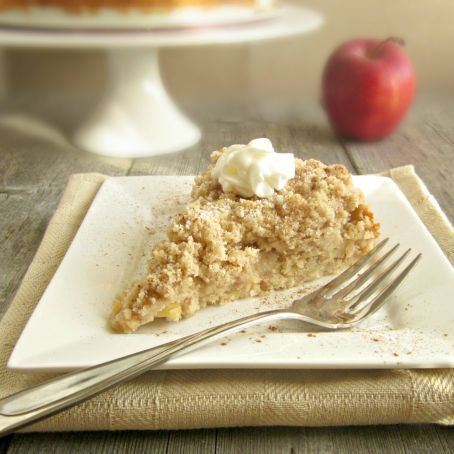 Cinnamon Apple Crumb Cake