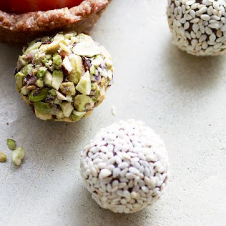 Dessert Misc: Cocoa-Date Truffles