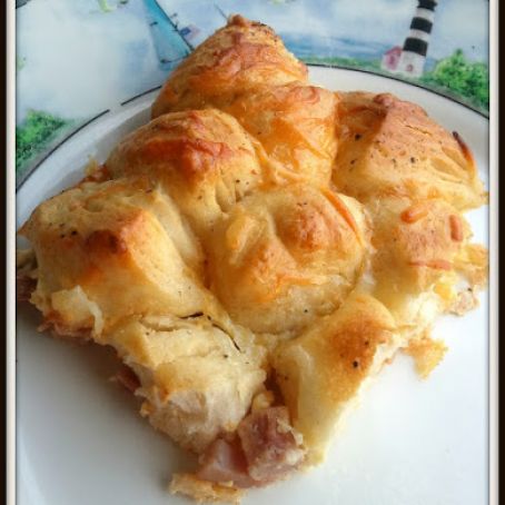 Ham and Cheese Biscuit Pull-Apart Casserole