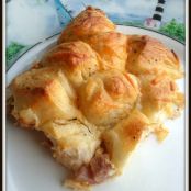Ham and Cheese Biscuit Pull-Apart Casserole