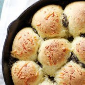 Parmesan Pesto Skillet Rolls Recipe | Yummly