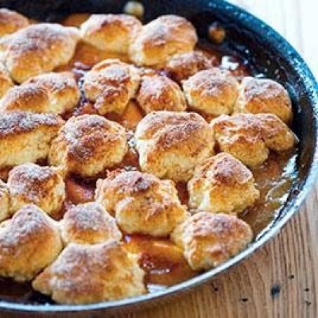 PERFECT SKILLET PEACH COBBLER